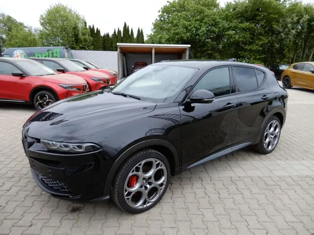 Main__Slider__Photo:Alfa Romeo Tonale Veloce 1.3 PHEV Q4 280PS LED/ACC/Navi/MwS 12/2022-1