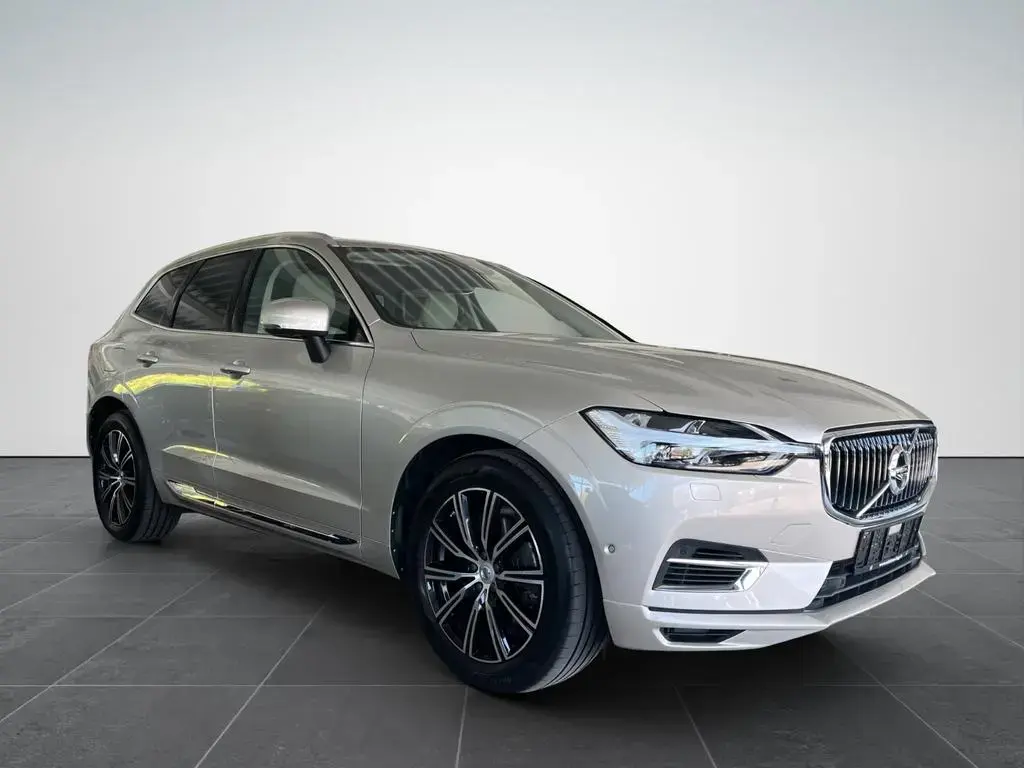 Main__Slider__Photo:Volvo XC60 T8 AWD Inscription / STHZG/AHK/360°/LEDER 01/2020-1