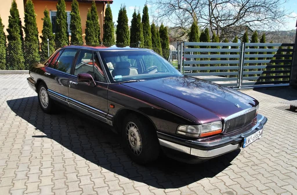 Main__Slider__Photo:Buick Park Avenue 3.8 V6 C 07/1993-0