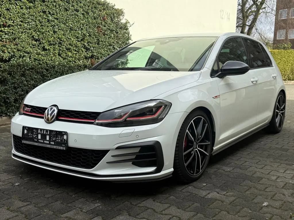 Main__Slider__Photo:Volkswagen Golf VII Lim. GTI Performance BMT*Virtual*Cam* 11/2019-0