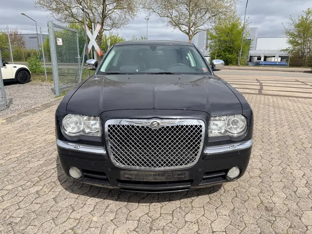 Main__Slider__Photo:Chrysler 300C Touring 3.0 CRD*Xenon*Leder*KEYLESS* 12/2010-0