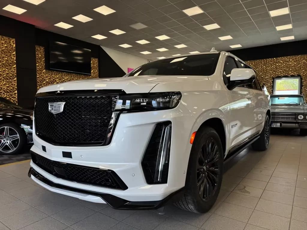 Main__Slider__Photo:Cadillac Escalade ESV/ V-Series/ PANO/ACC/Massage/VOLL 10/2023-0
