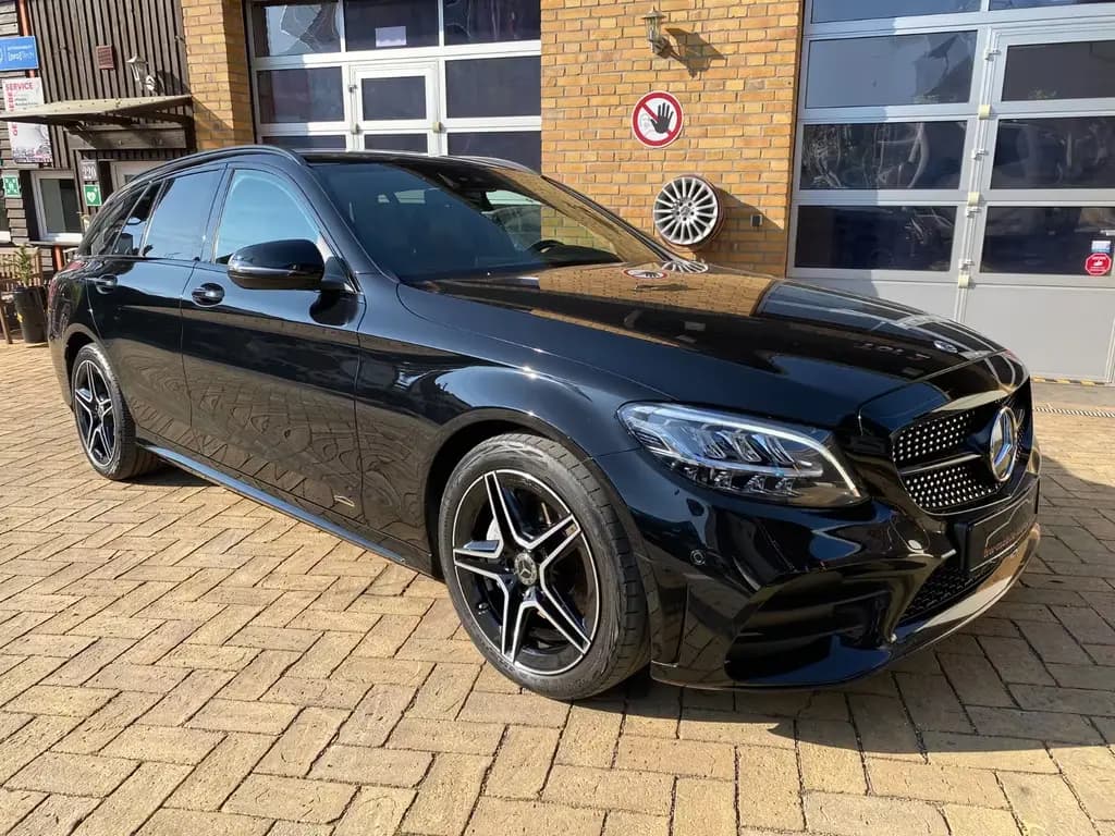 Main__Slider__Photo:Mercedes-Benz C 220 T d AMG line LED Leder Kamera PDC AHK uvm. 05/2019-0