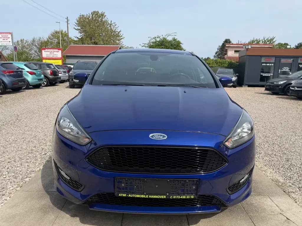 Main__Slider__Photo:Ford Focus Turnier ST-Line Sportsitze Sport Lenkrad 12/2017-0
