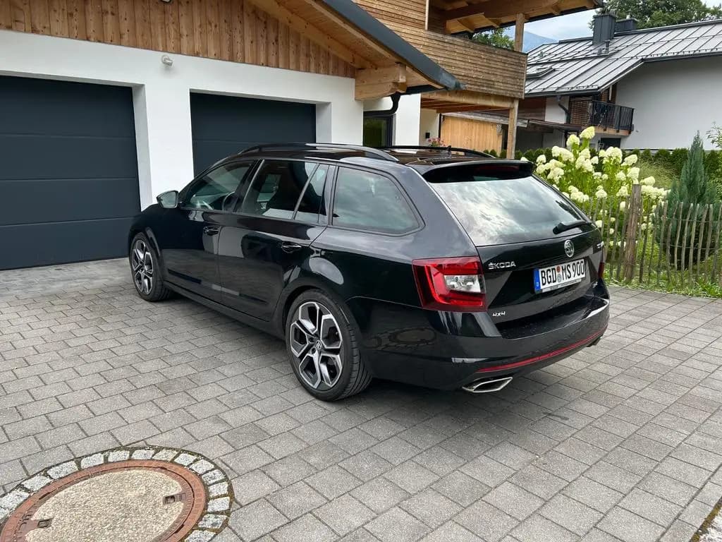 Main__Slider__Photo:Skoda Octavia 2.0 TDI SCR DSG 4x4 RS60 Combi RS60 05/2020-0