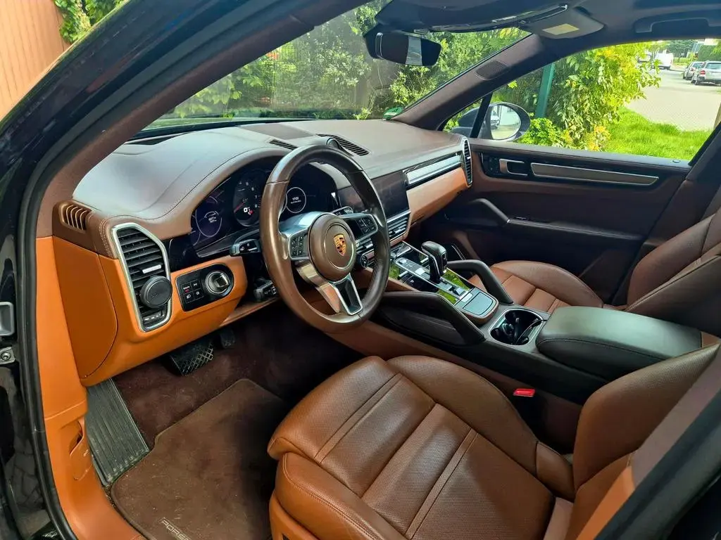 Main__Slider__Photo:Porsche Cayenne 3.0 V6 Platinum Edition Tiptronic Pl... 03/2023-1