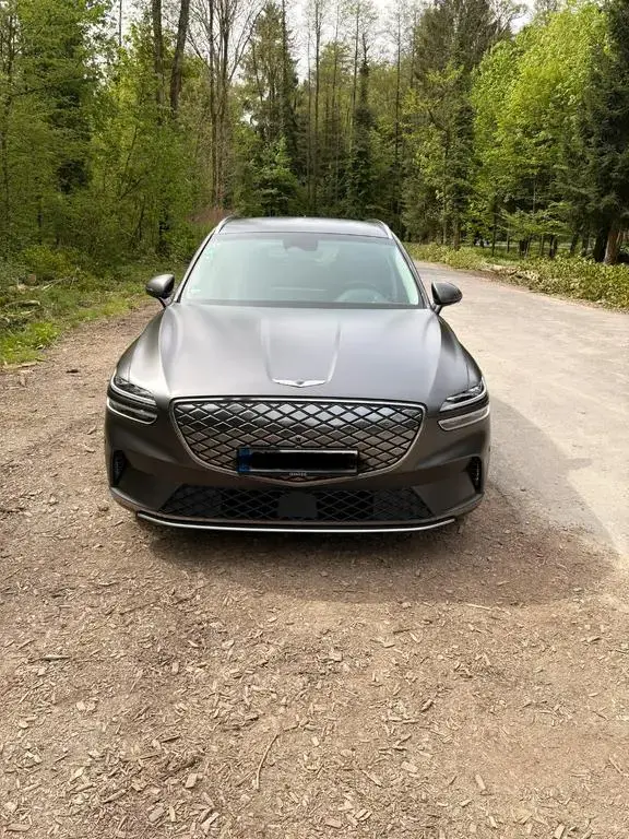 Main__Slider__Photo:Genesis GV70 Electrified AWD Dual Motor Sport Sport 10/2022-1