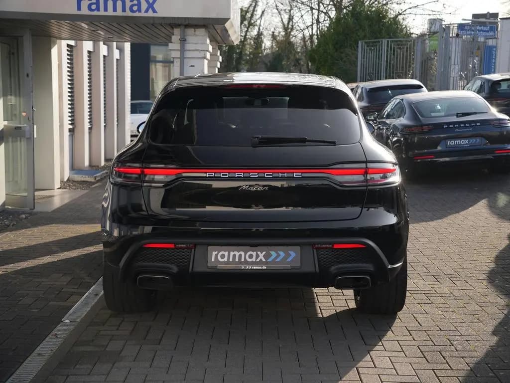 Main__Slider__Photo:Porsche Macan PANO-SPORTSITZE-BOSE-AHK-360CAM-LED-20"S 01/2022-0