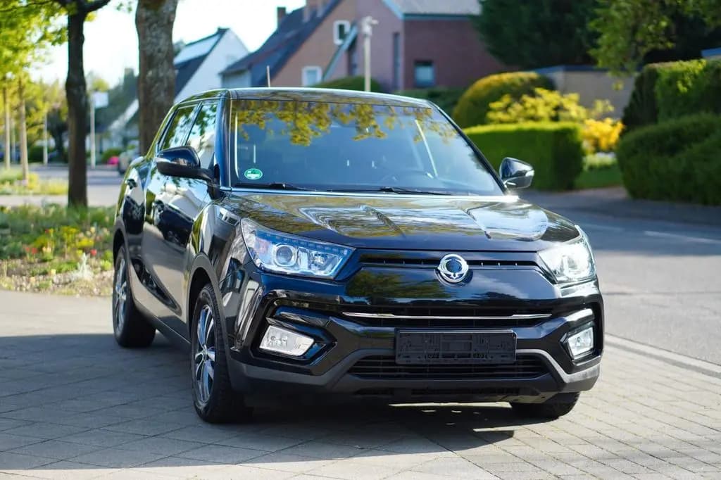 Main__Slider__Photo:Ssangyong Tivoli 1.6 e-XGi 160 SAPPHIRE 4WD inkl. Auto... 06/2019-0