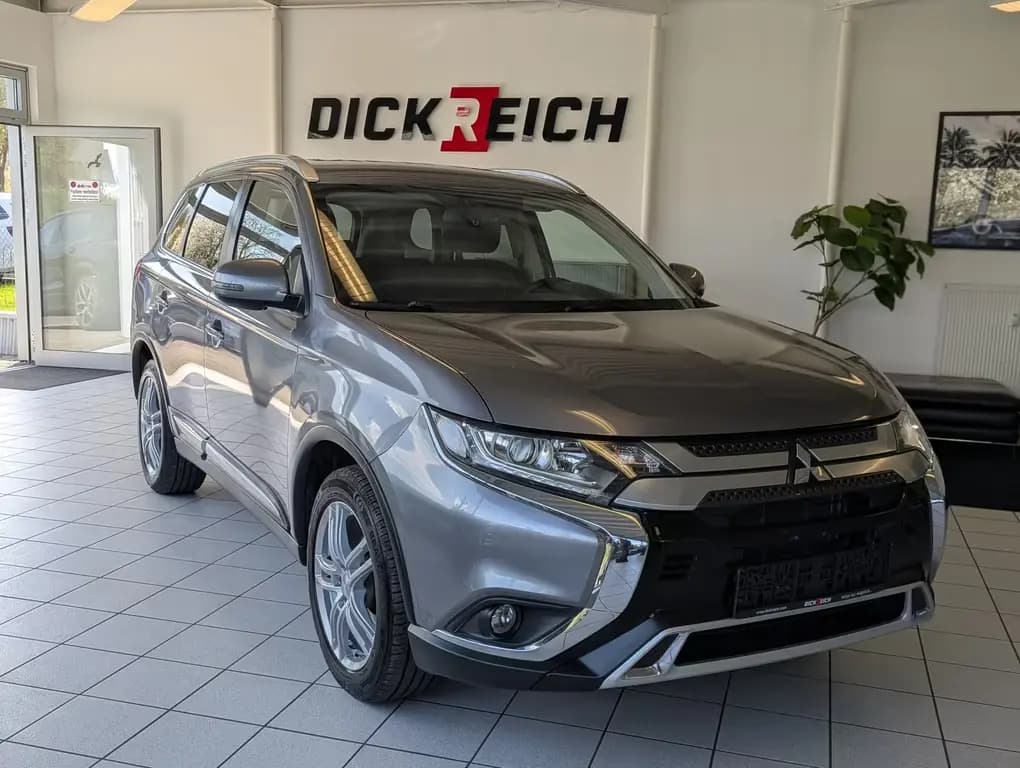 Main__Slider__Photo:Mitsubishi Outlander 2.0 Diamant Edition+ Kamera AHK 18" 11/2019-0