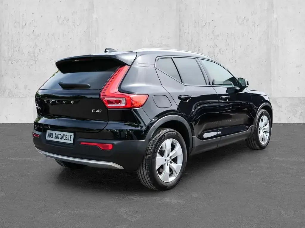 Main__Slider__Photo:Volvo XC40 Momentum AWD El. Panodach Navi Digitales Co 08/2020-1