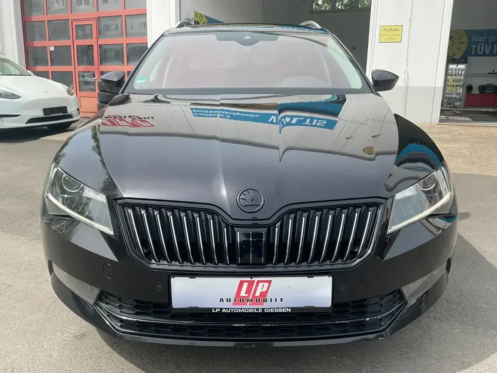 Main__Slider__Photo:Skoda Superb Combi 2.0 TSI DSG LED Navi PDC Kamera AHK 04/2017-1