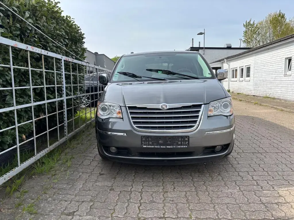 Main__Slider__Photo:Chrysler Grand Voyager Ltd 7 Sitz.Kamera Navi Elek.Sitz. 06/2010-1