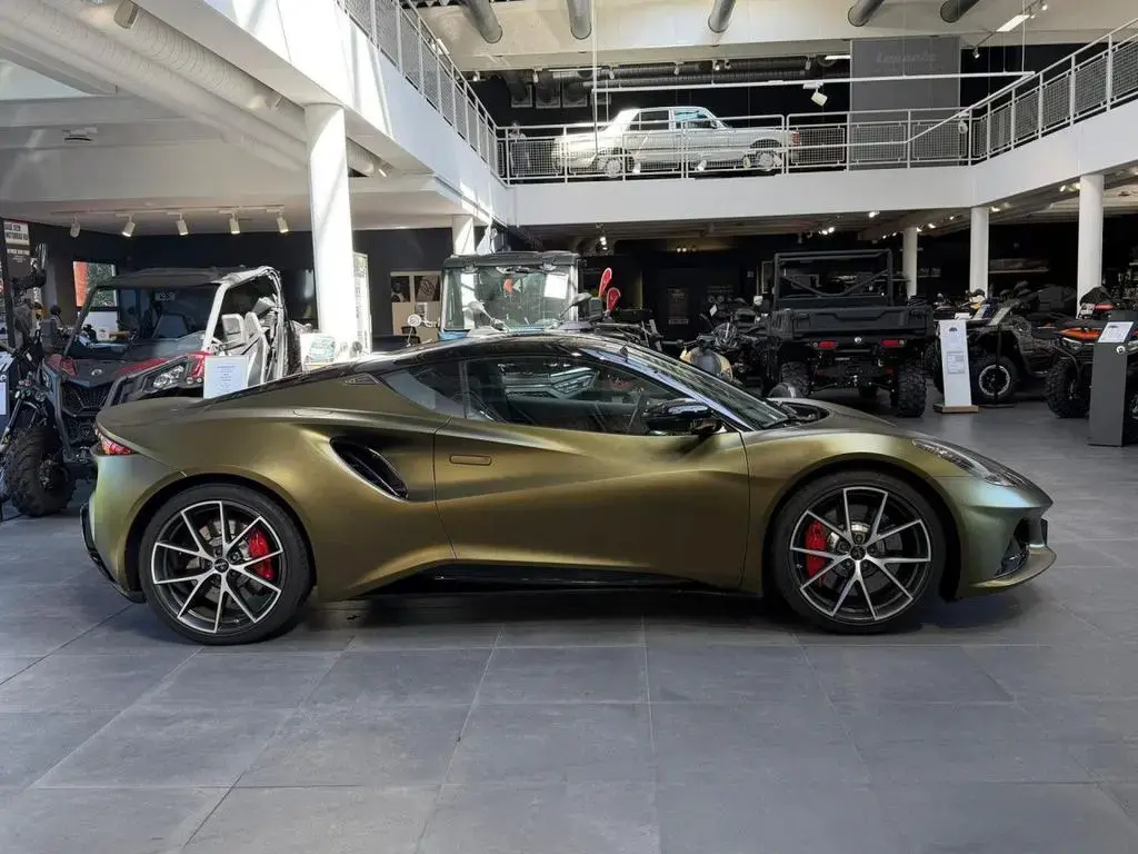 Main__Slider__Photo:Lotus Emira First Edition Navi LED Einparkhilfe 04/2025-1