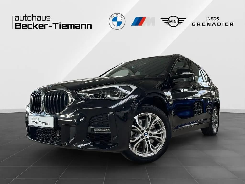 Main__Slider__Photo:BMW X1 sDrive20i M Sport 8-Fach bereift. ParkAss/ Bu 06/2020-0