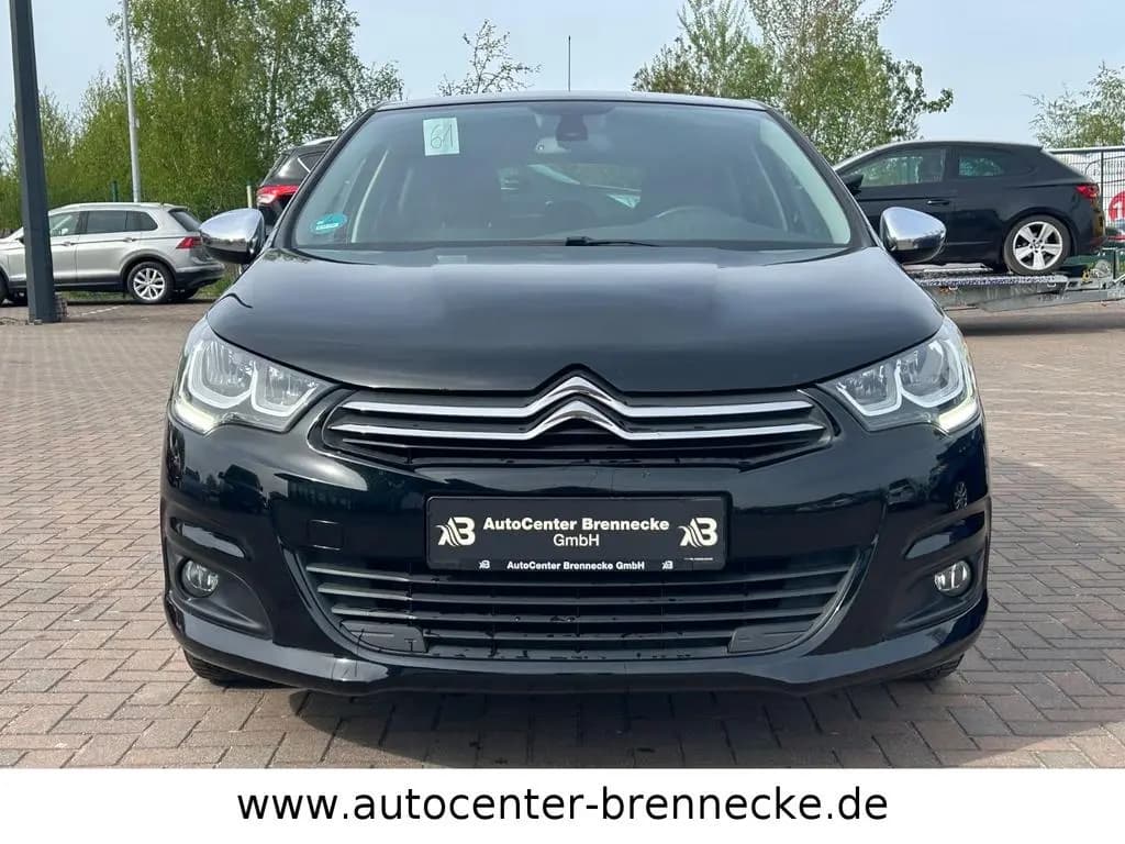 Main__Slider__Photo:Citroën C4 1.2 Pure Tech 110 Selection HU 09/2027 06/2015-0