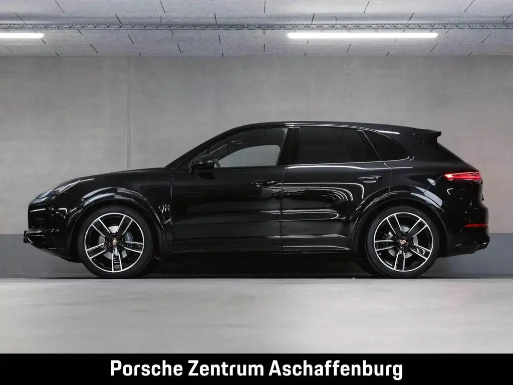 Main__Slider__Photo:Porsche Cayenne Platinum Edition Luftfederung 06/2022-1