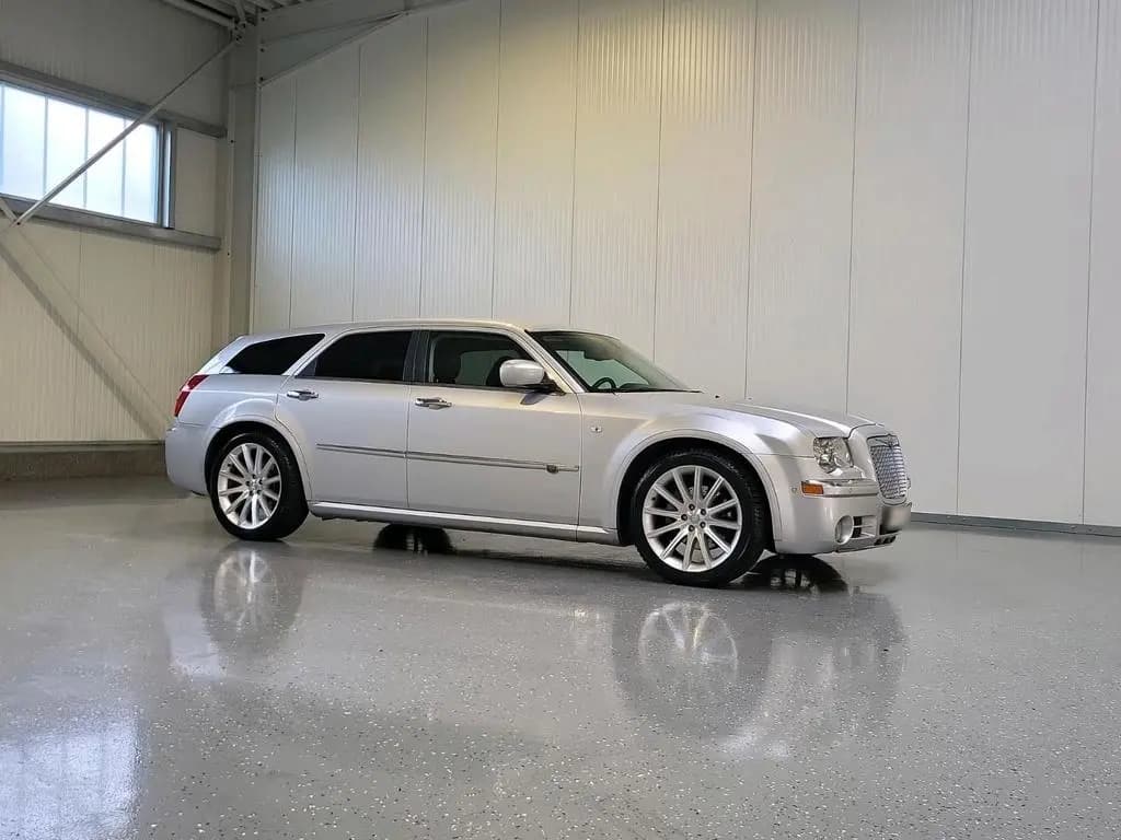 Main__Slider__Photo:Chrysler 300C SRT Design 3.0 CRD 03/2011-0