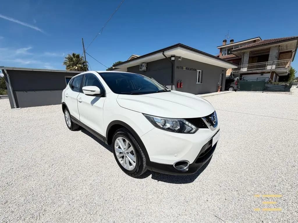 Main__Slider__Photo:Nissan Qashqai 1.5 dCi 110 cv 109.184 km unico p 12/2015-0