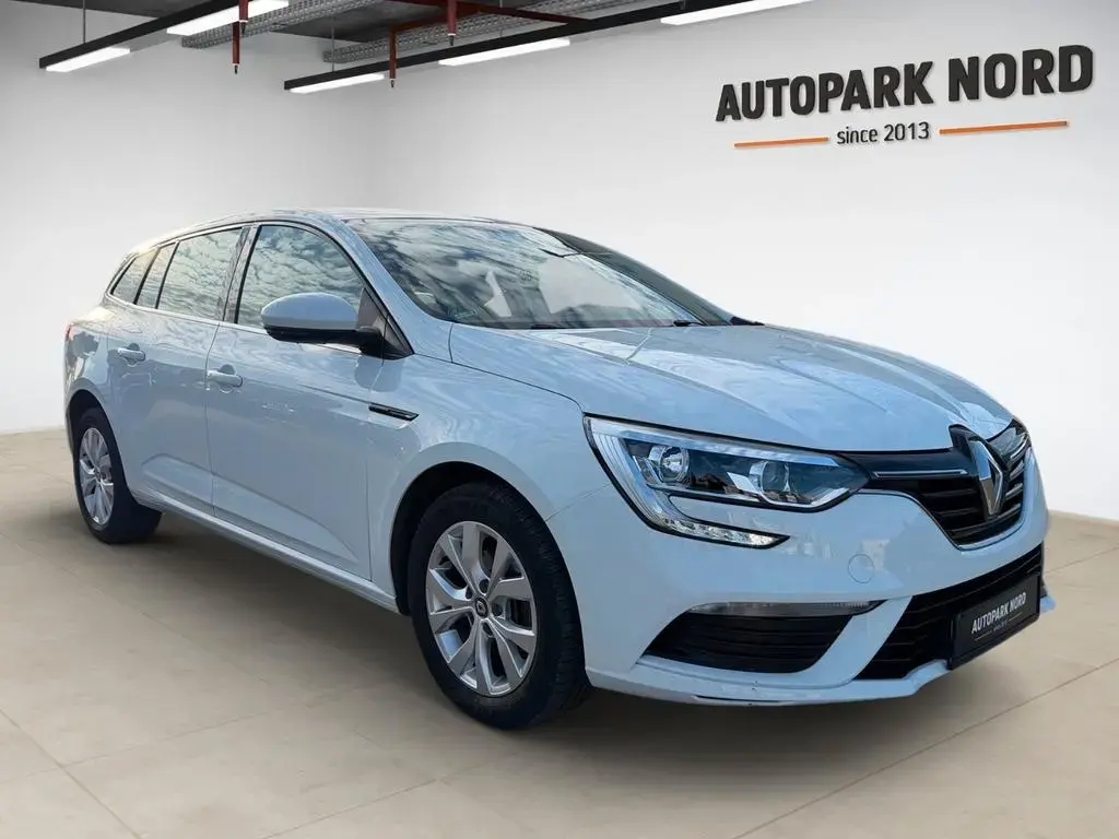 Main__Slider__Photo:Renault Megane TCe 115 GPF Life Grandtour Life - 1.Hand 02/2020-1