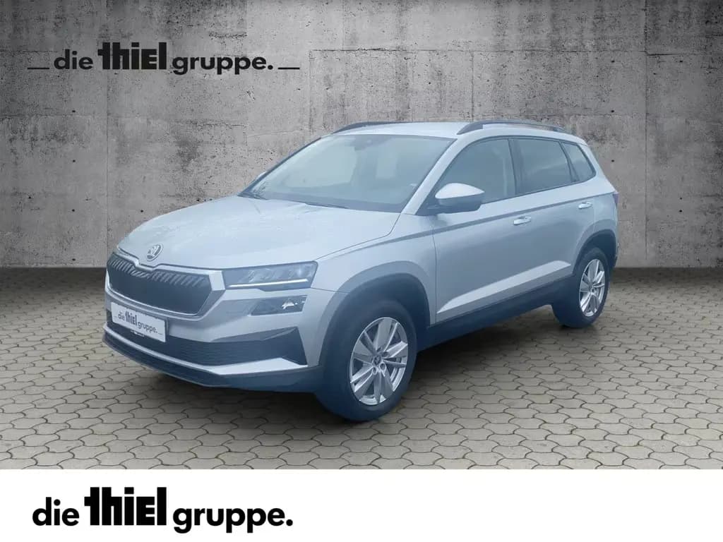 Main__Slider__Photo:Skoda Karoq 1.5 TSI Selection Tour DSG Navi+PDC+LED+SH 08/2025-0