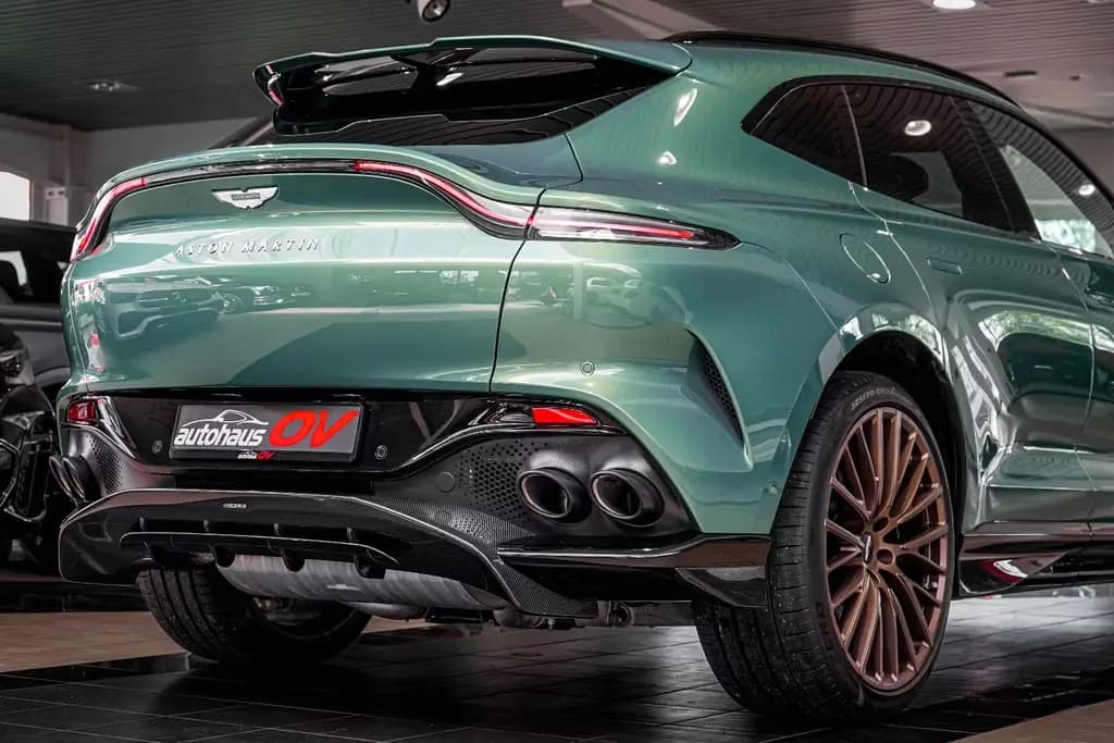 Main__Slider__Photo:Aston Martin DBX 707 * Carbonpaket * Copper Bronze * Monotone 05/2025-0