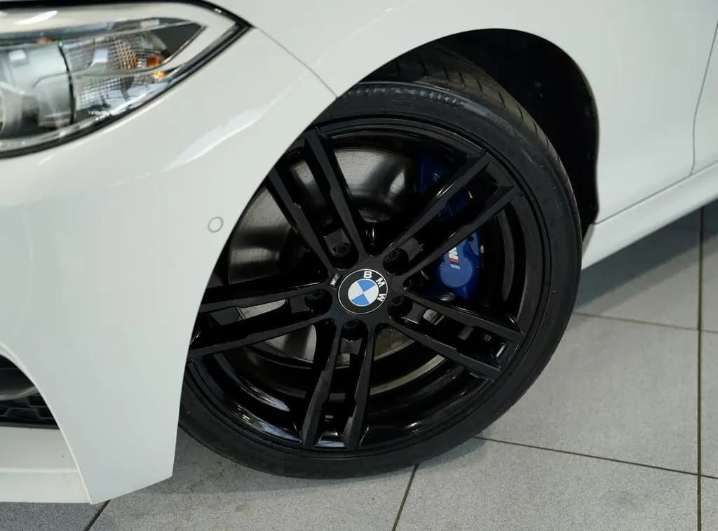 Main__Slider__Photo:BMW M235 i Cabrio *H&K *Memory *Leder *Windschutz 06/2015-0
