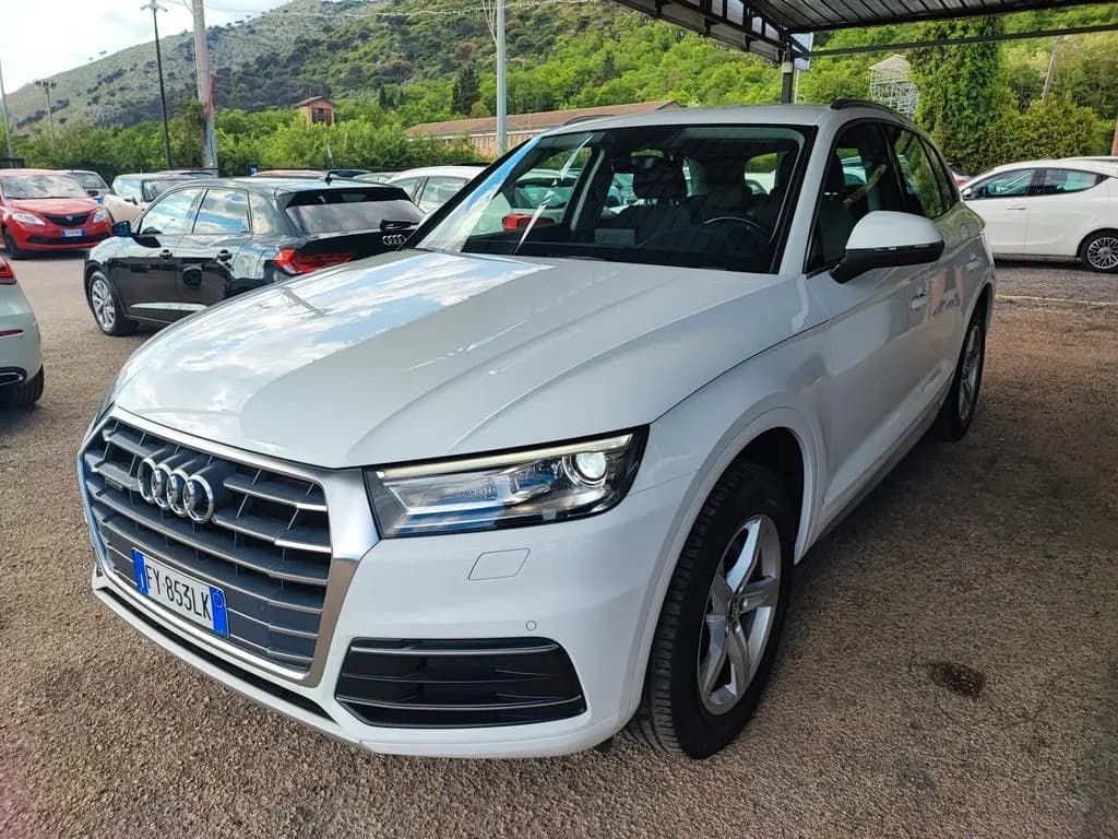 Main__Slider__Photo:Audi Q5 40 TDI quattro S tronic Business Sport 10/2019-0