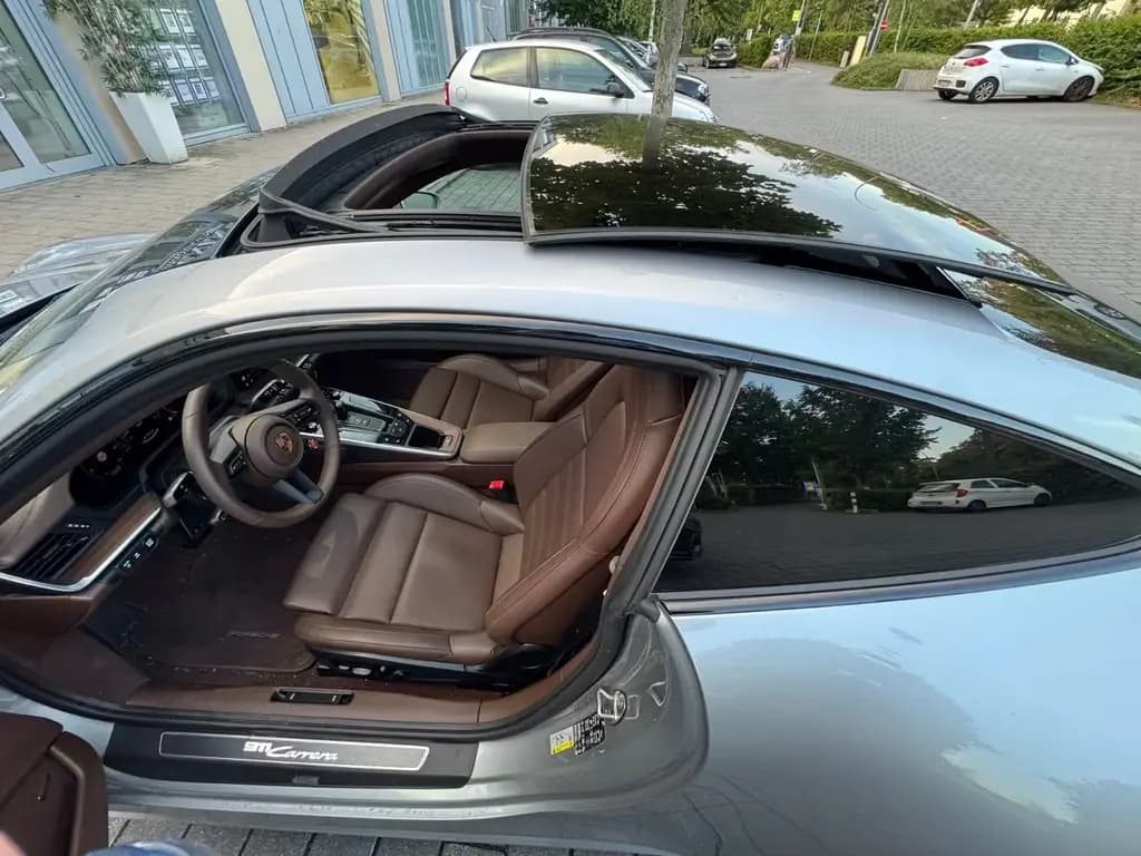 Main__Slider__Photo:Porsche 992.2 Carrera Coupé Carrera 01/2025-0