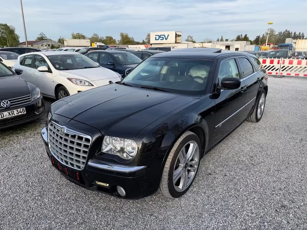 Main__Slider__Photo:Chrysler 300C Touring 3.0 CRD Automatik SRT Ausstattung 06/2010-0