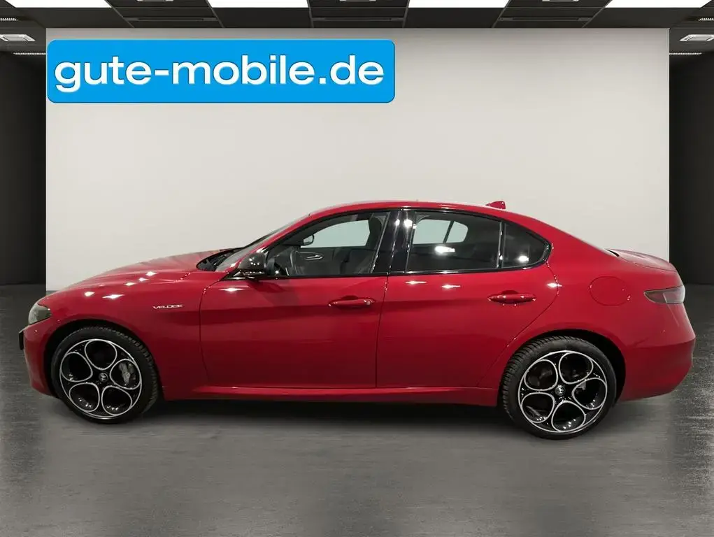 Main__Slider__Photo:Alfa Romeo Giulia 2.0 Veloce Q4 | ACC |19"LM |MATRIX 07/2023-1