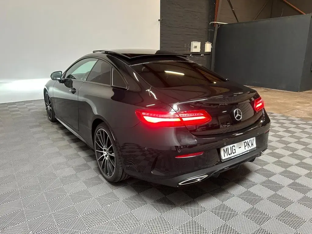 Main__Slider__Photo:Mercedes-Benz E 300 E300 Coupe *AMG-Night-Pano* 02/2019-1