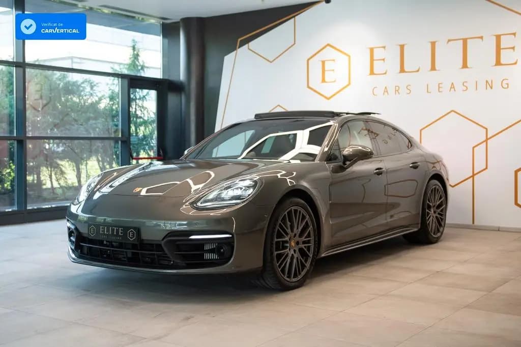 Main__Slider__Photo:Porsche Panamera 4 Platinum Edition 04/2023-0