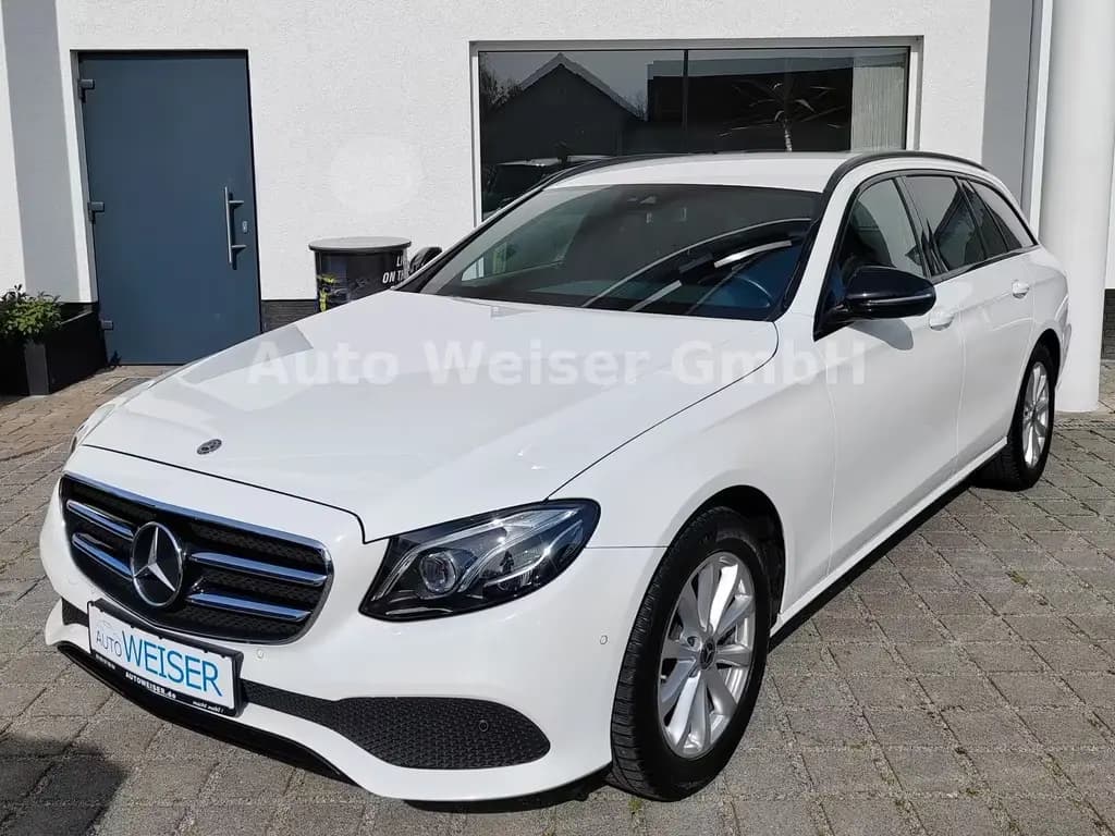 Main__Slider__Photo:Mercedes-Benz E 200 *SH*LED*NAVI*AHK*KAMERA*TEMPOM*SOUNDSYS 01/2018-0