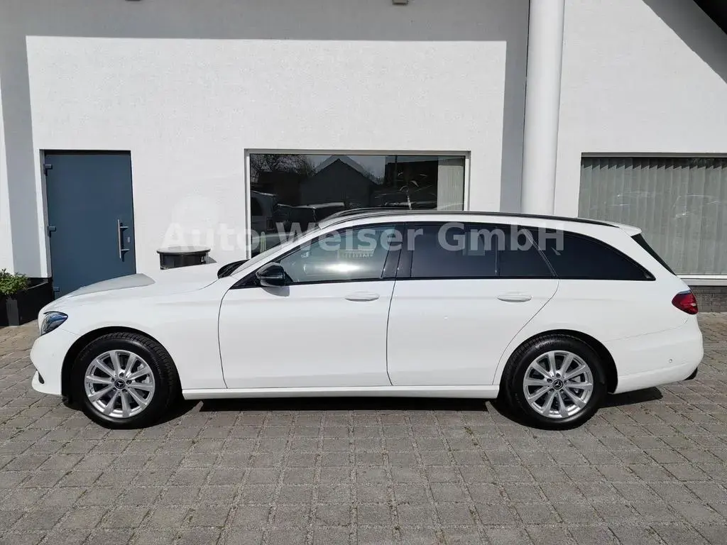 Main__Slider__Photo:Mercedes-Benz E 200 *SH*LED*NAVI*AHK*KAMERA*TEMPOM*SOUNDSYS 01/2018-1
