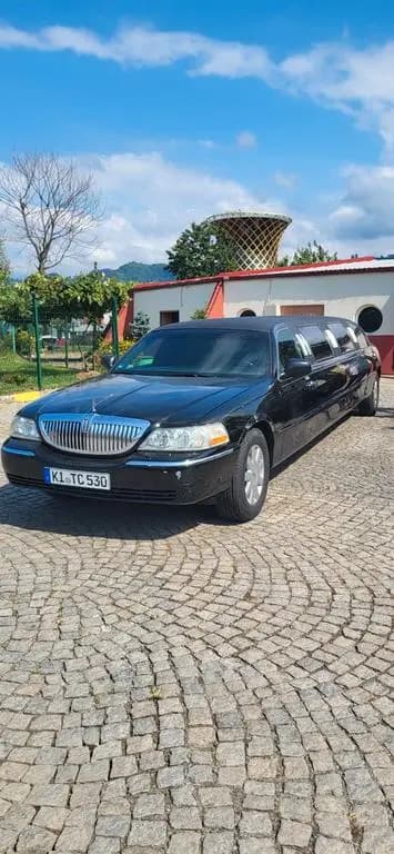Main__Slider__Photo:Lincoln Town Car 07/2003-0
