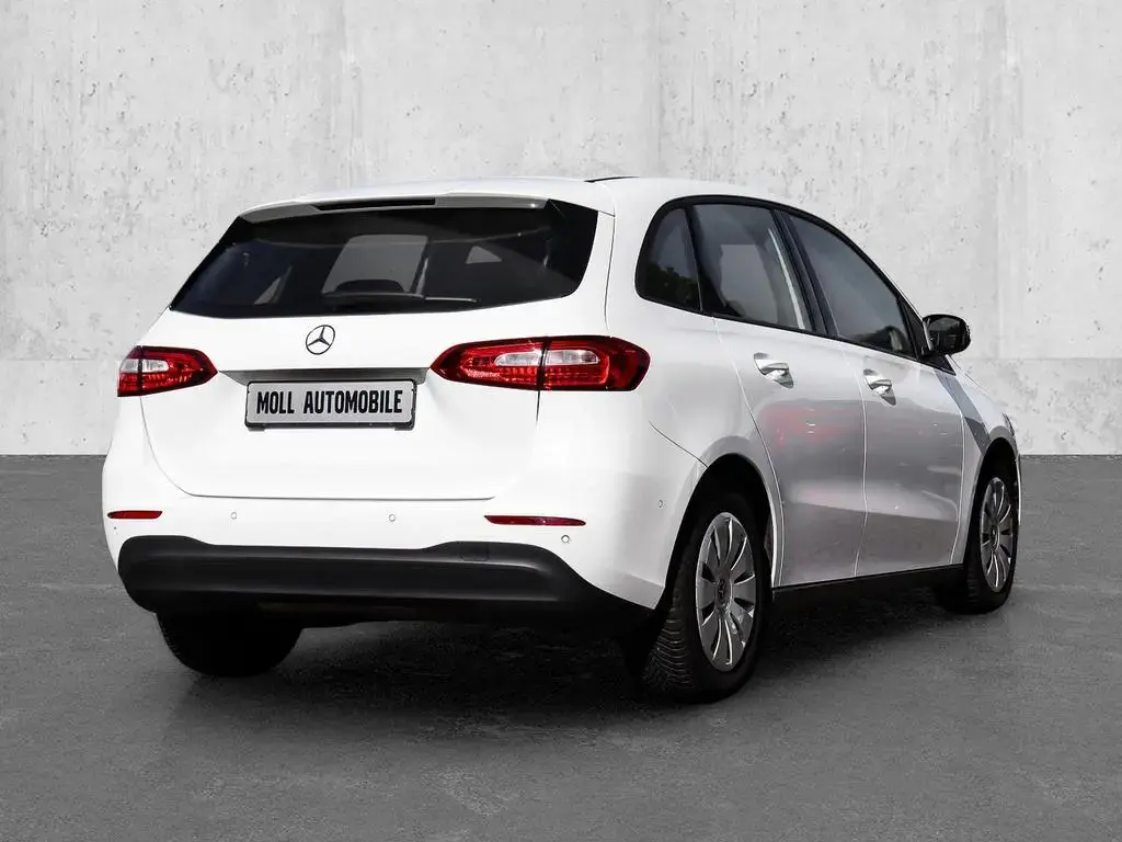 Main__Slider__Photo:Mercedes-Benz B 180 EU6d Klimaauto Sitzhzg. NAVI Digitales Coc 10/2021-1