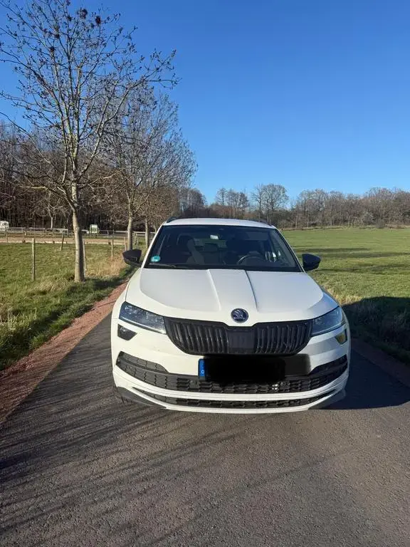 Main__Slider__Photo:Skoda Karoq 1.5l TSI ACT DSG SPORTLINE SPORTLINE 05/2020-1