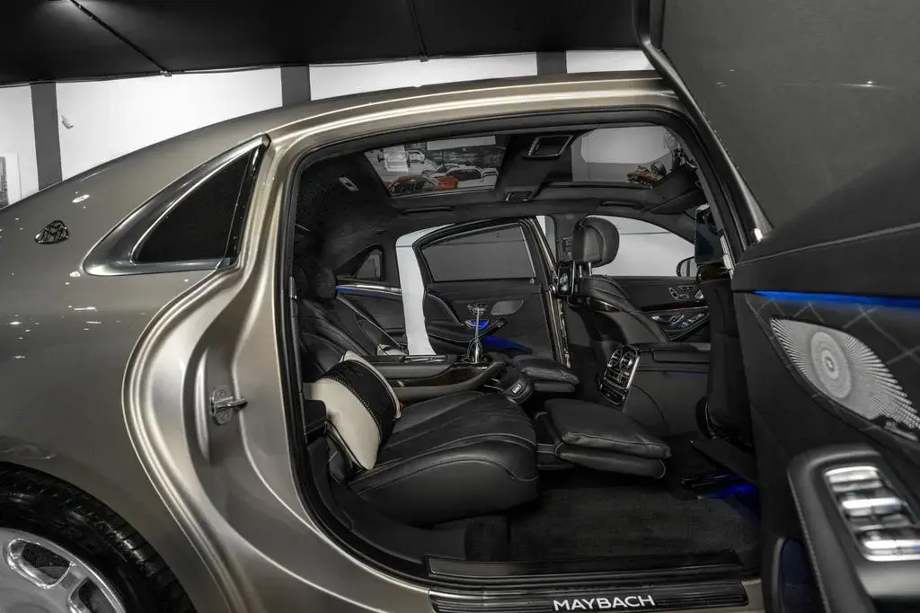 Main__Slider__Photo:Maybach S 560 Maybach #MANUFAKTUR #FOND-TV #5-SITZE 05/2018-1