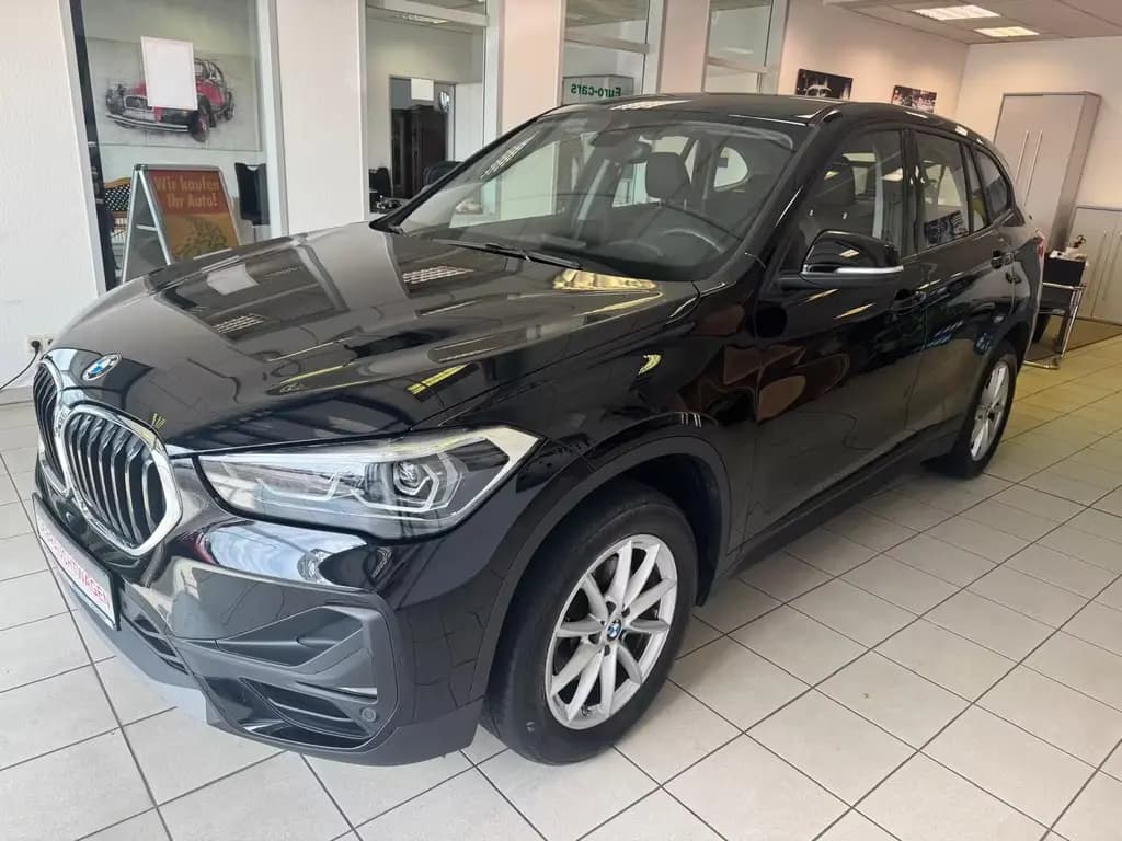 Main__Slider__Photo:BMW X1 Baureihe 18i / NAVI/ SCHECKHEFT / LED / 07/2020-0