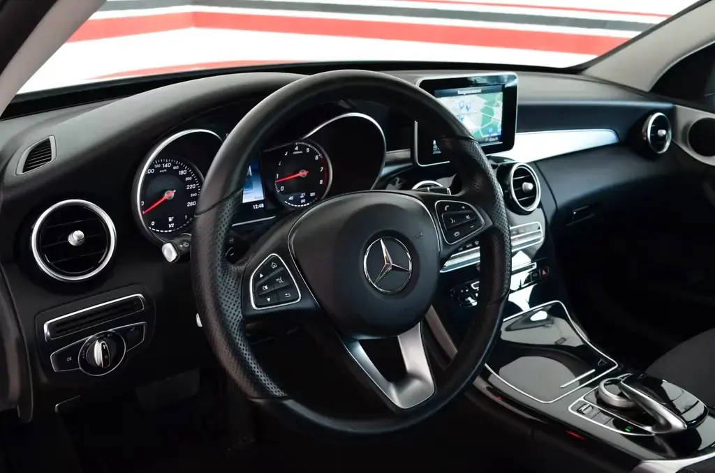 Main__Slider__Photo:Mercedes-Benz C-Class 180 Avantgarde | Navi | LED | PDC | 18`Alu 04/2016-1