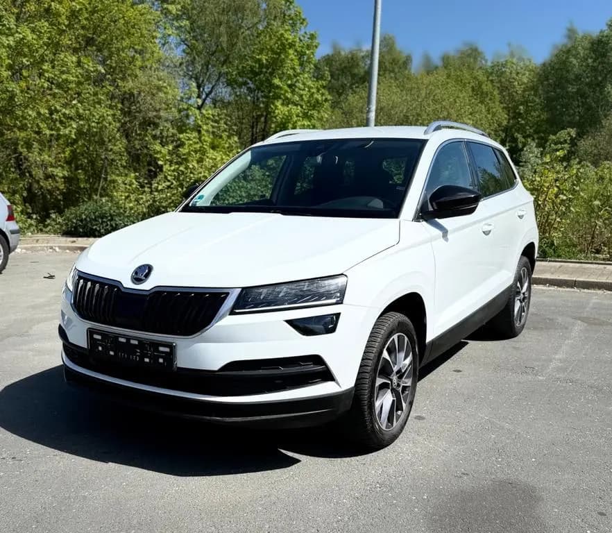 Main__Slider__Photo:Skoda Karoq 1.5 TSI Automatik 03/2021-0