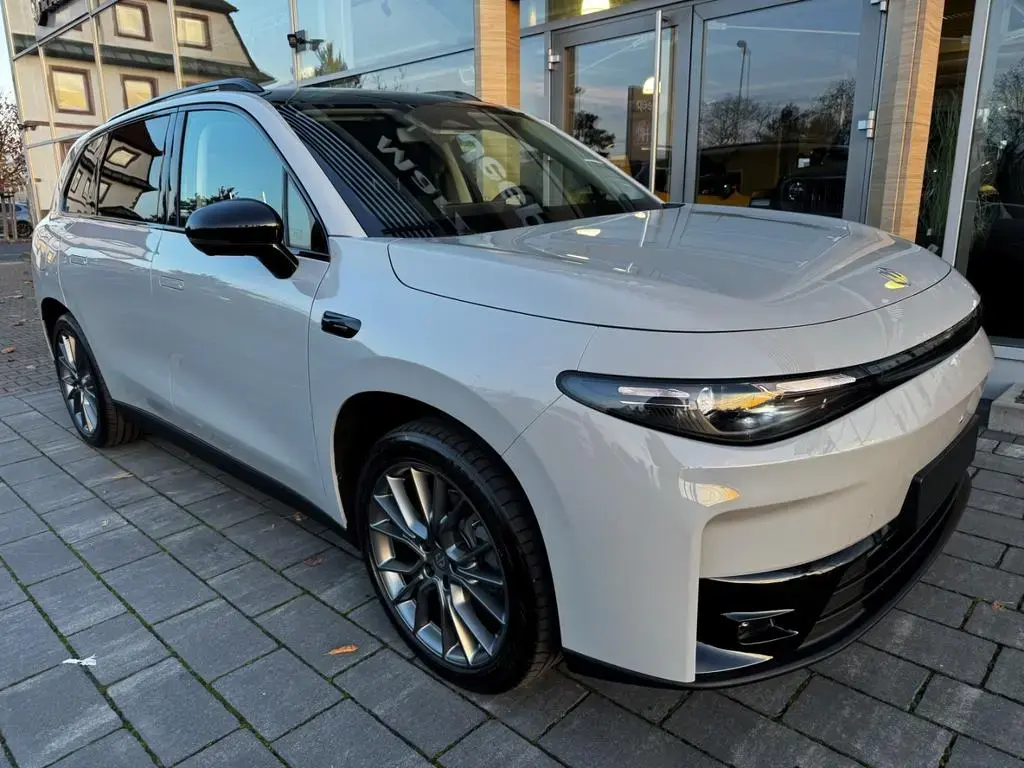 Main__Slider__Photo:Leapmotor C10 215PS REEV Design bis zu 950 Km Panorama Nav null-1