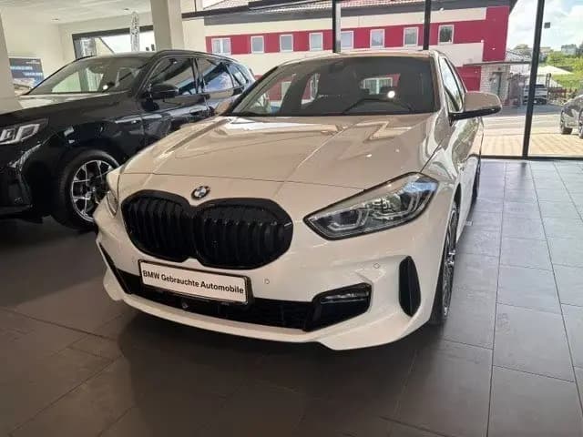 Main__Slider__Photo:BMW 120 d xDrive M Sport LED WLAN Tempomat Shz PDC 07/2020-0
