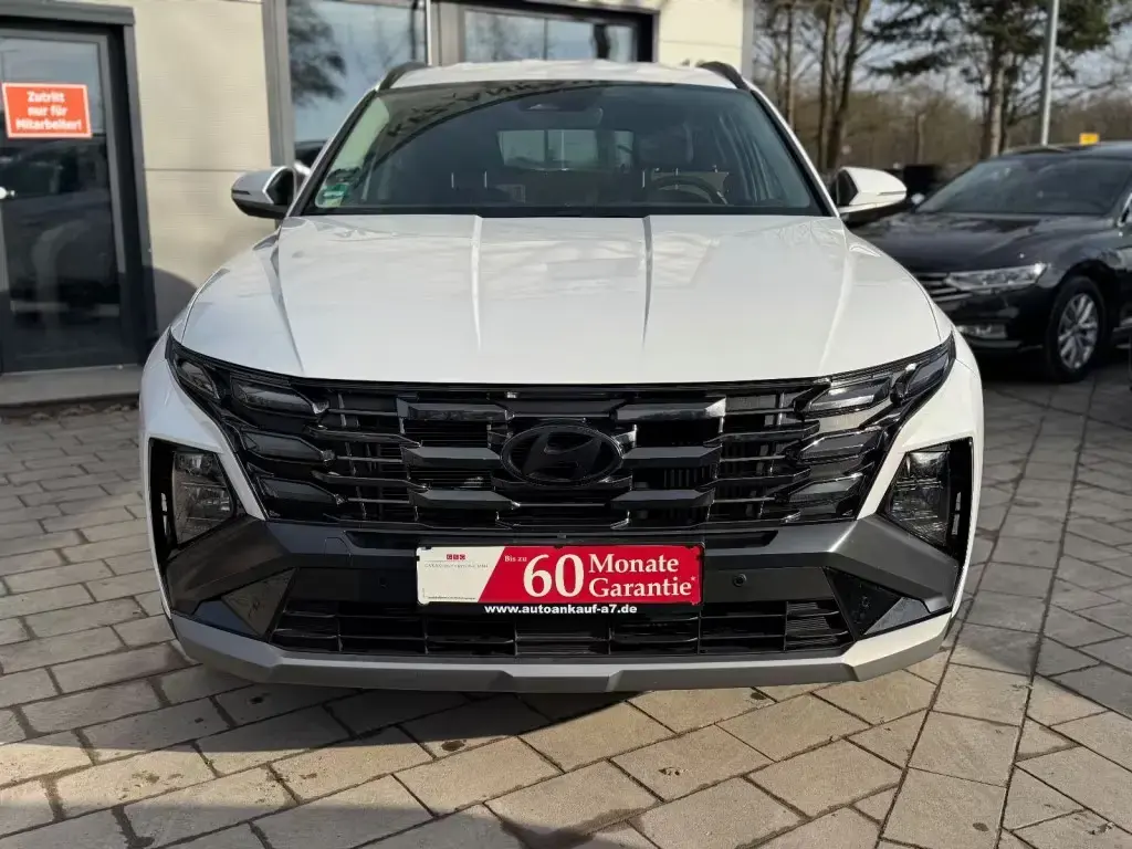 Main__Slider__Photo:Hyundai Tucson Select *STERNENHIMMEL/NAVI/KAMERA* 10/2024-1