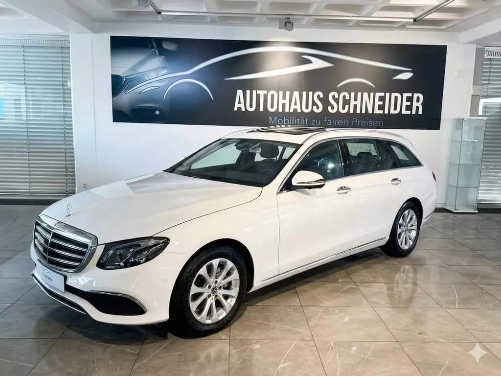 Main__Slider__Photo:Mercedes-Benz E 200 T-Modell *1.Hd*Erst 61tkm*Navi*360° Kamera 04/2017-0