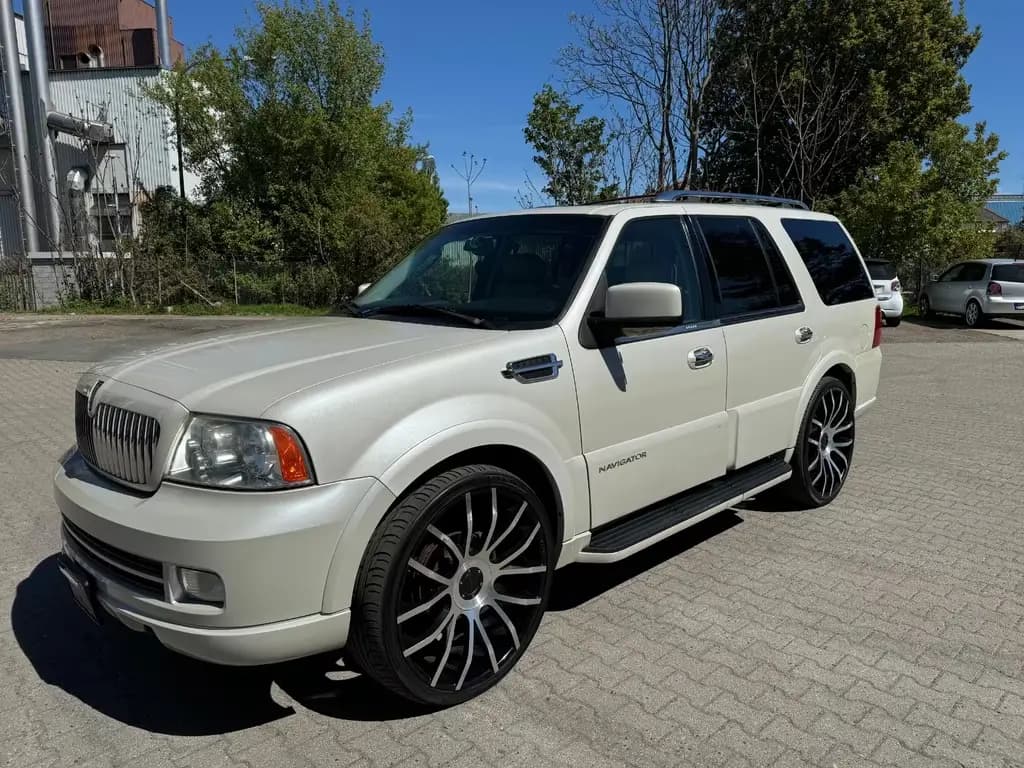 Main__Slider__Photo:Lincoln Navigator 5.4 V8 * 1. HAND * 8-Sitzer * Allrad * 01/2005-0
