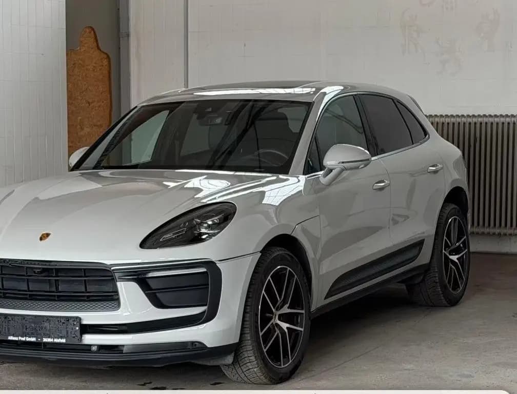 Main__Slider__Photo:Porsche Macan 2.0 06/2022-0