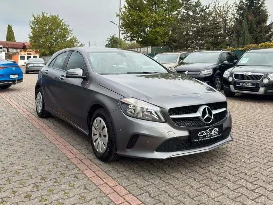 Main__Slider__Photo:Mercedes-Benz A-Class A A 180 BlueEfficiency 09/2017-0