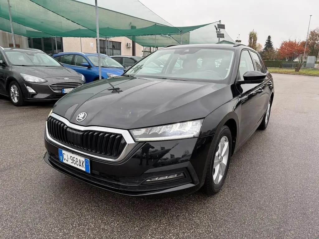 Main__Slider__Photo:Skoda Octavia 2.0 TDI EVO SCR Wagon Executive 01/2022-0